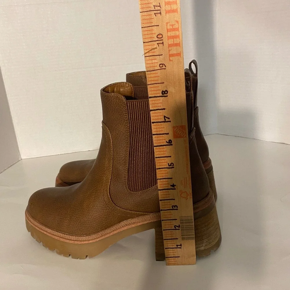 MIA Irie Chelsea Boots 7.5M Brown Chunky Ankle Lug Sole Platform Fall Utility